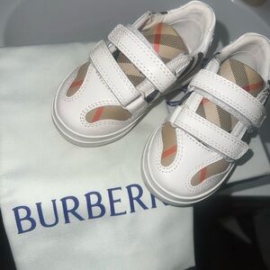 Burberry shoes 5c